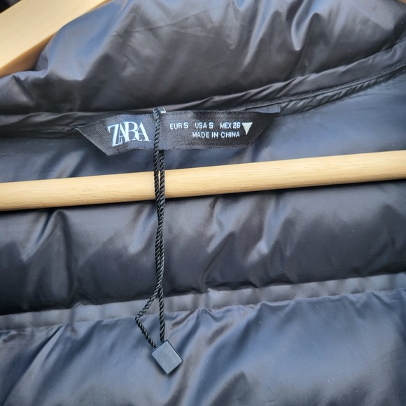Brand New Zara Puffer Vest - Picture 3 of 3